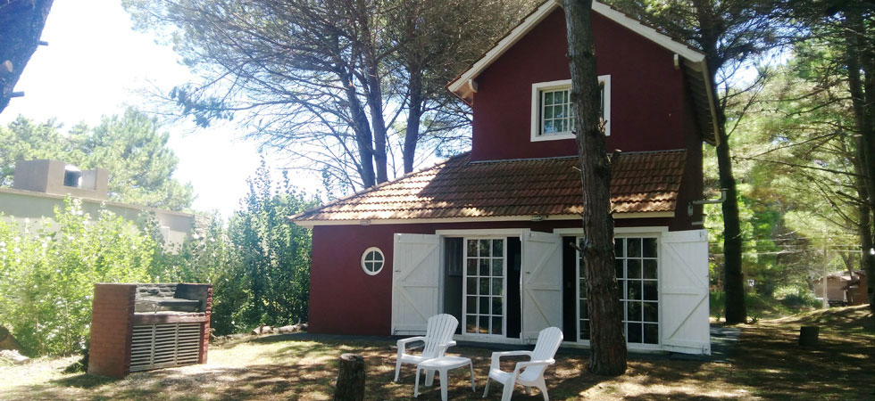 Alquiler de Casa en Costa de Este. Para familias, hasta 6 personas. Confort y placer con el encanto natural del mar y el bosque. La Peregrina.